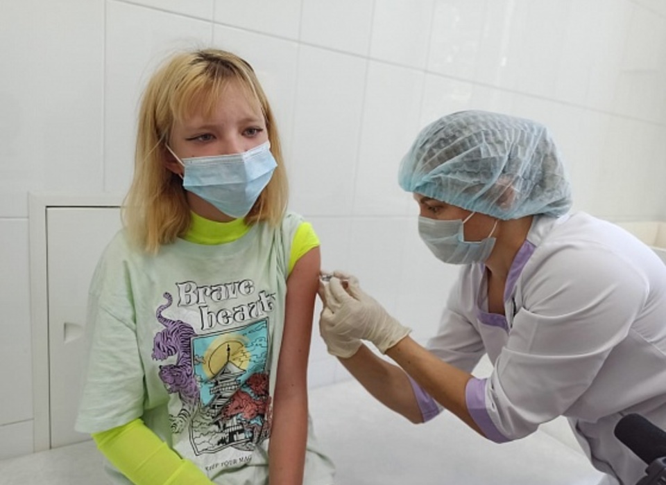 Более пяти тысяч волгоградских подростков вакцинировались от коронавируса